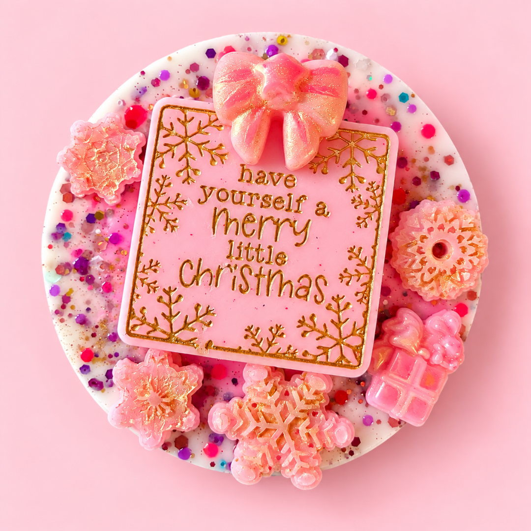 Pixie Presents 125g Christmas wax melt slab by Billie Rae with a sweet candy, soft fruit and creamy vanilla fragrance.
